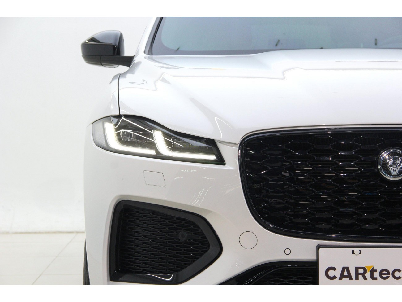 Jaguar F-PACE 2023