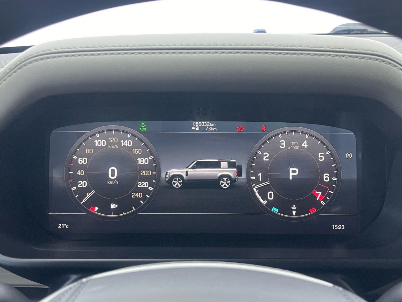 Land Rover Defender 2021