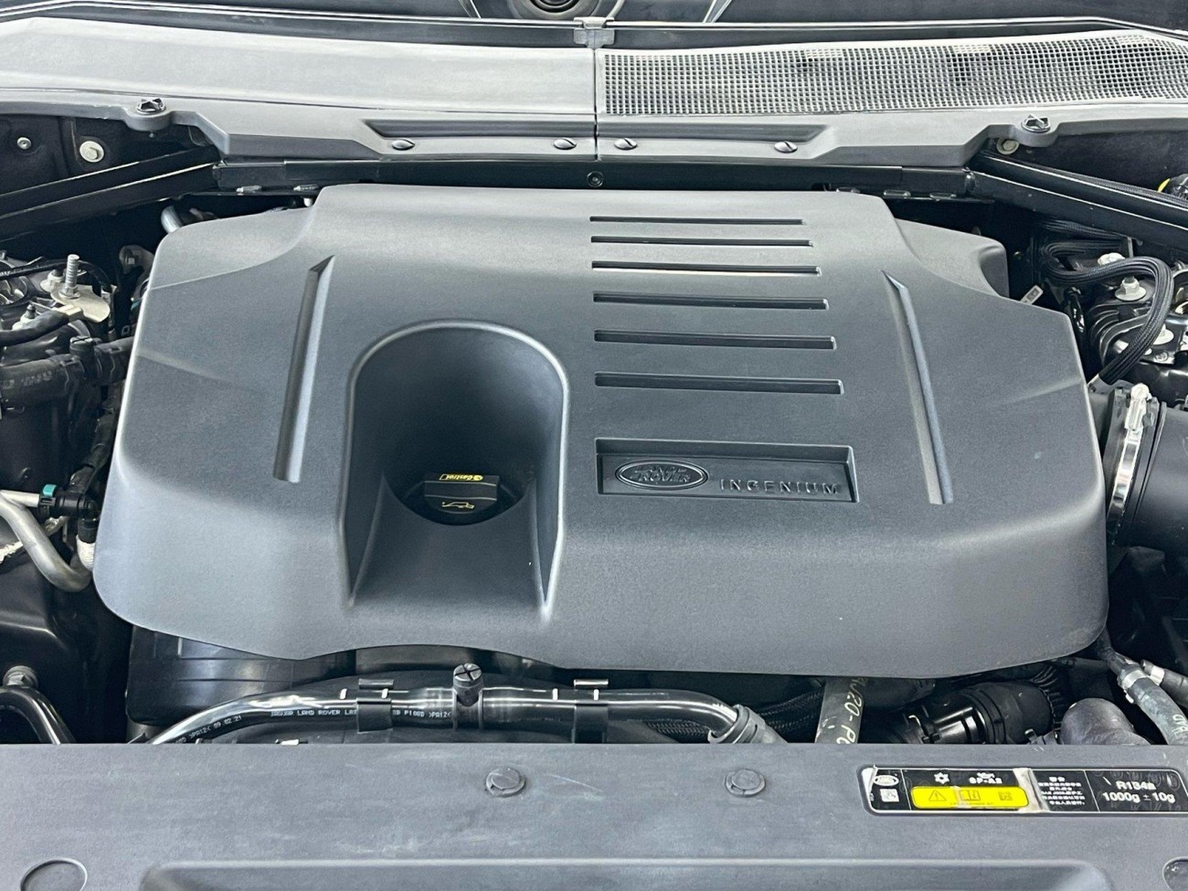 Land Rover Defender 2021