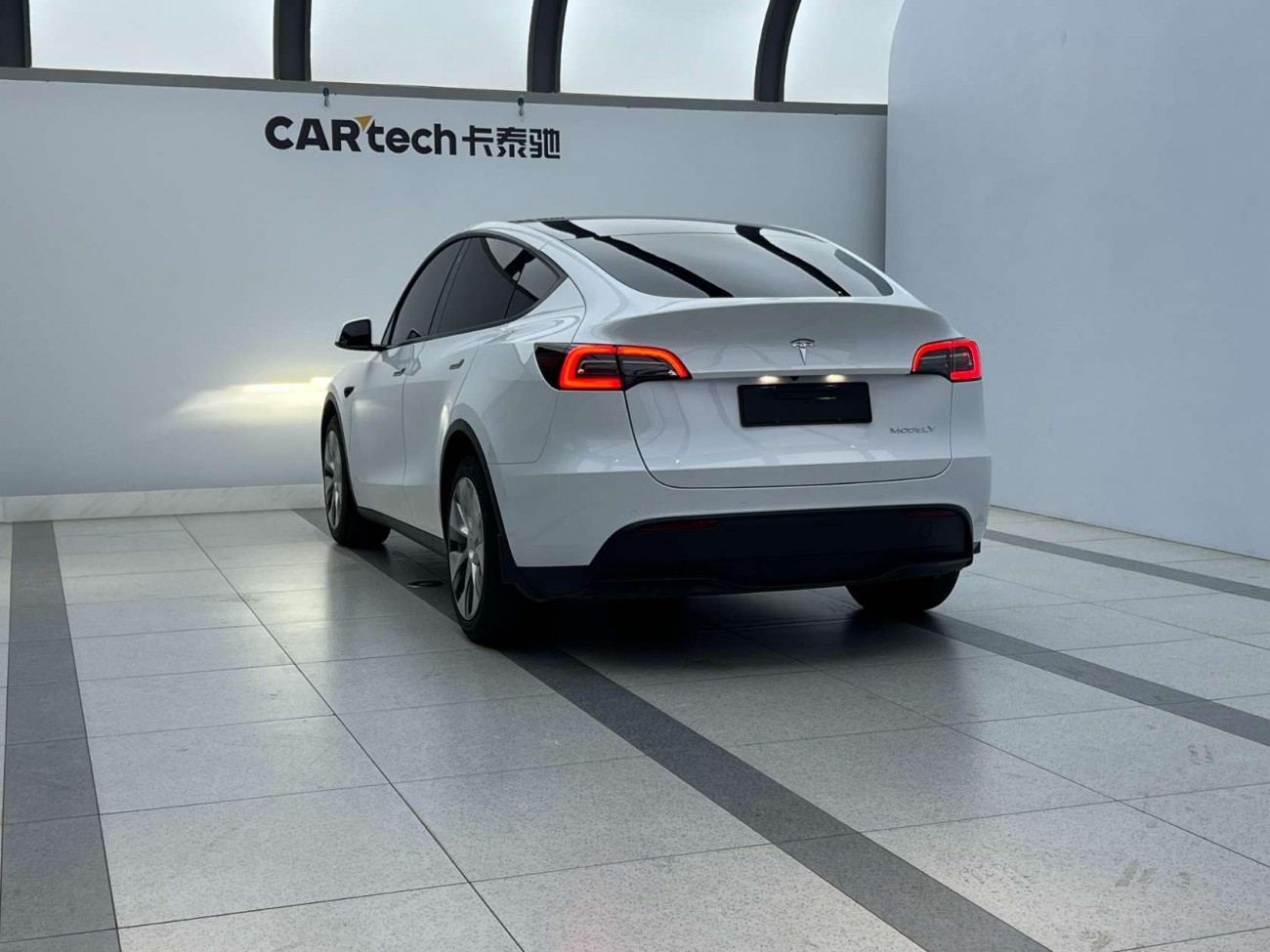 Tesla Model Y 2021
