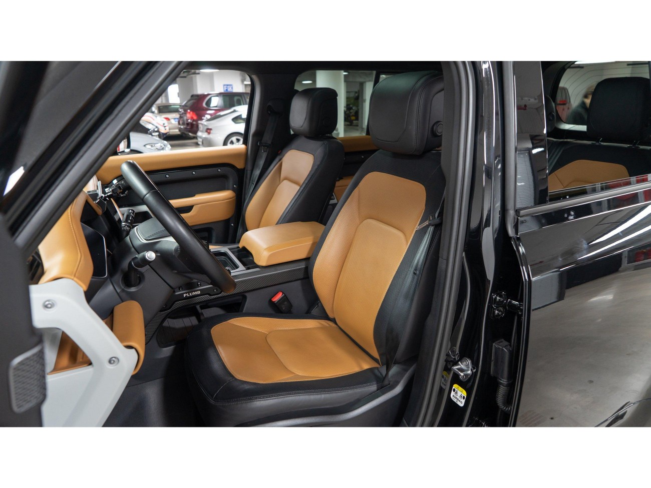 Land Rover Defender 2024