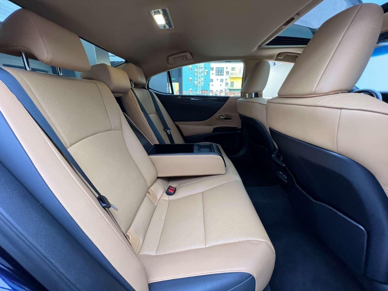 Lexus ES 200 2024