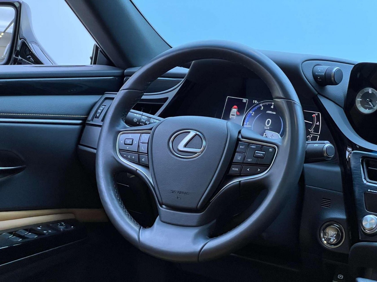 Lexus ES 200 2024