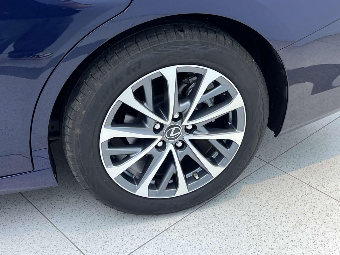 Lexus ES 200 2024
