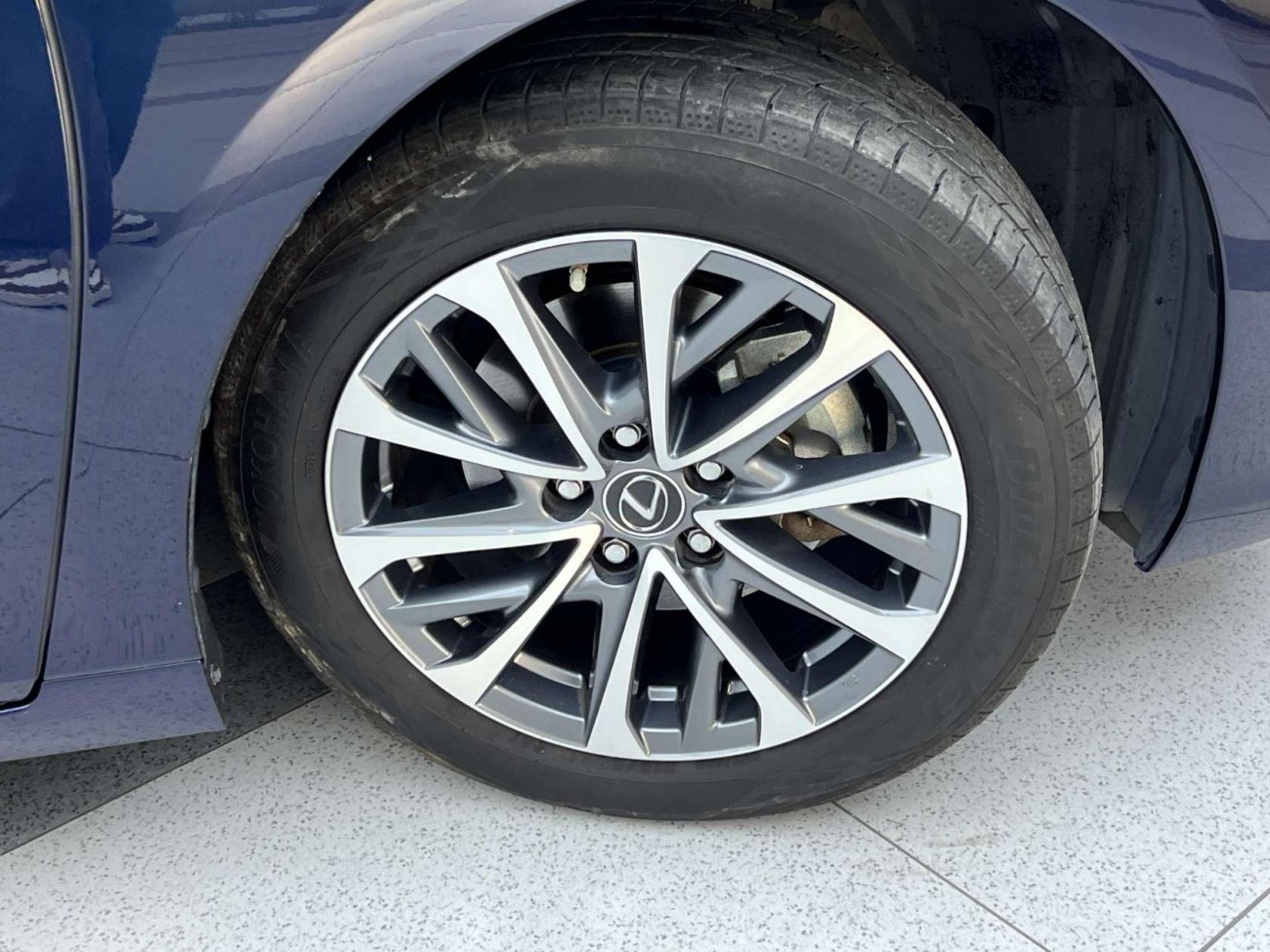 Lexus ES 200 2024
