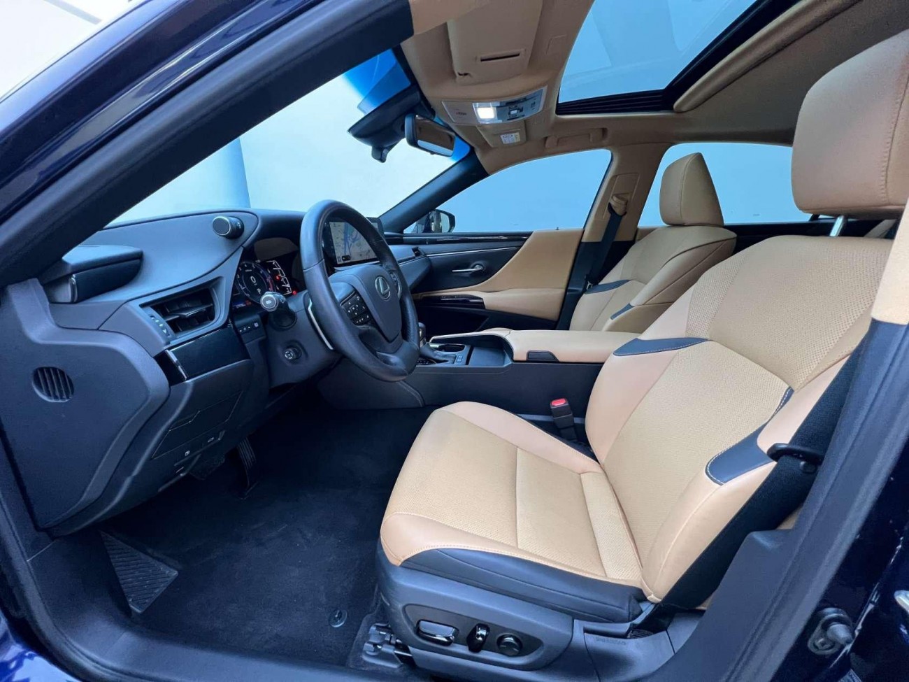 Lexus ES 200 2024