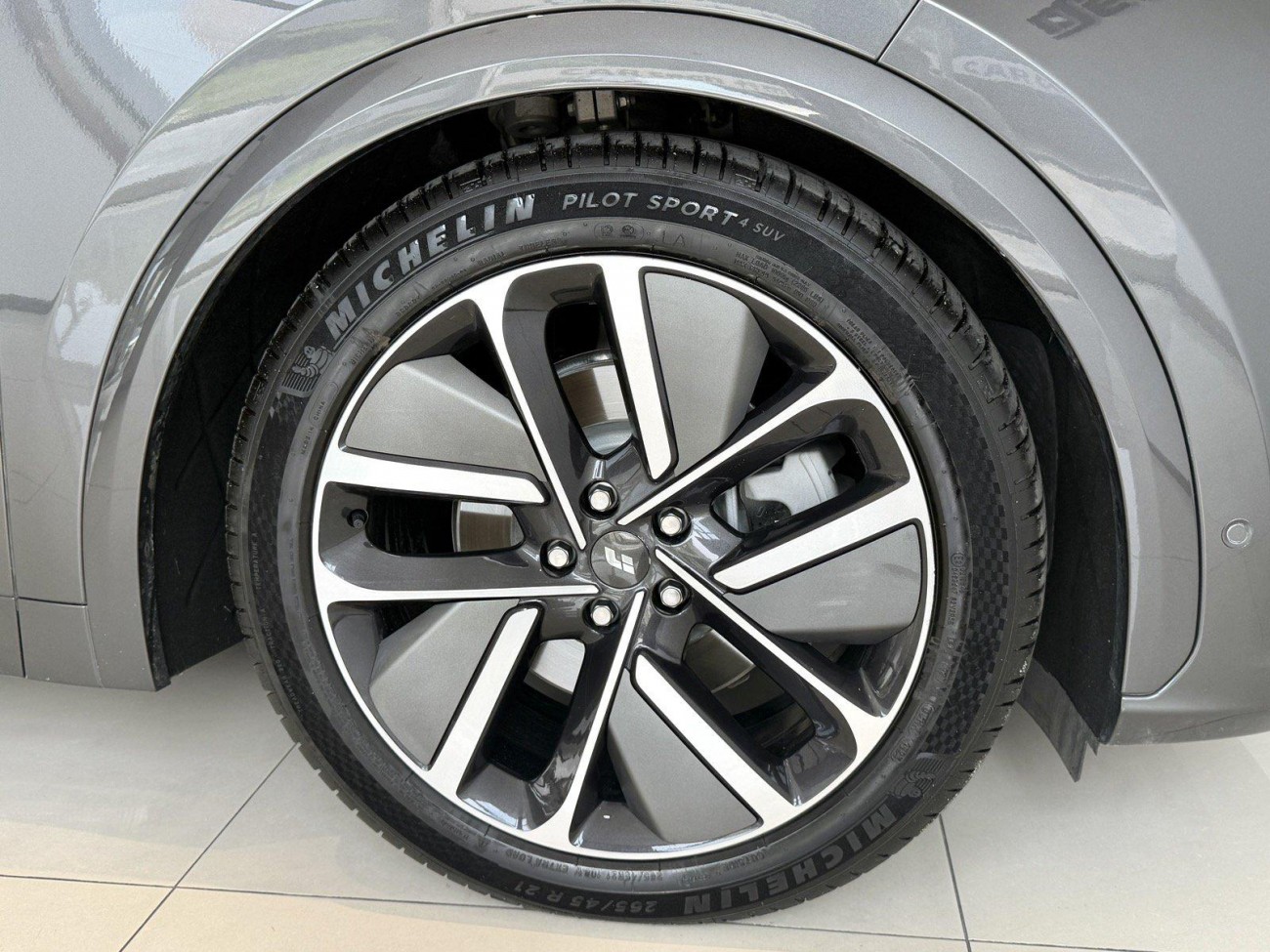 Li Auto L7 2025