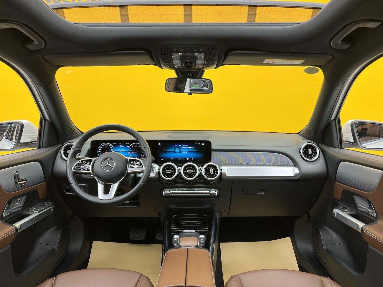 Mercedes-Benz GLB 2023