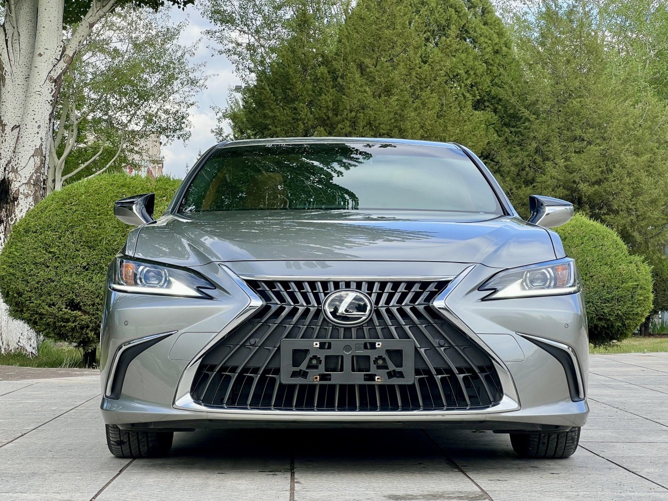 Lexus ES 300h 2023