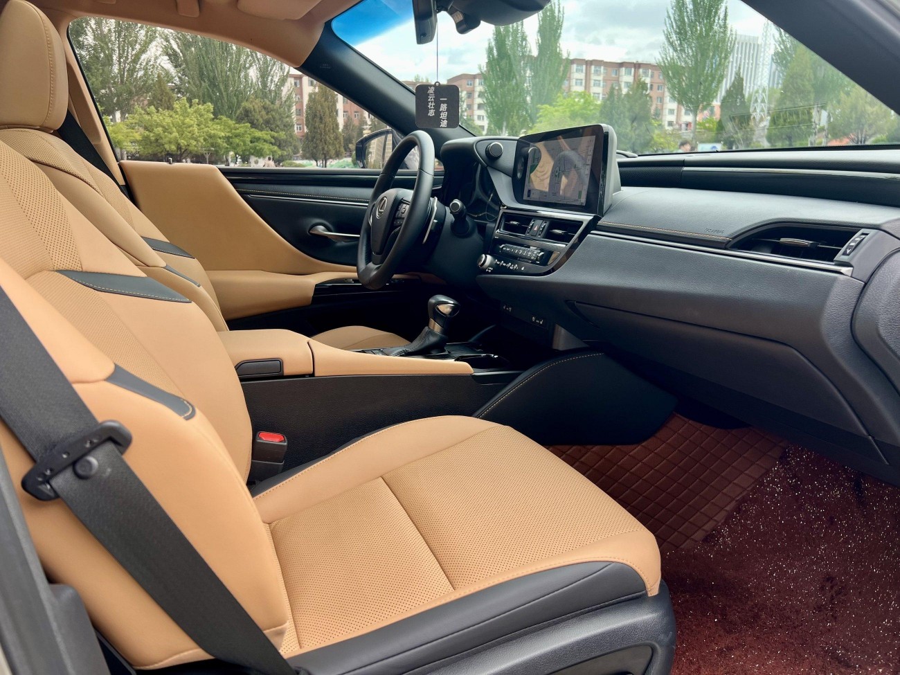 Lexus ES 300h 2023