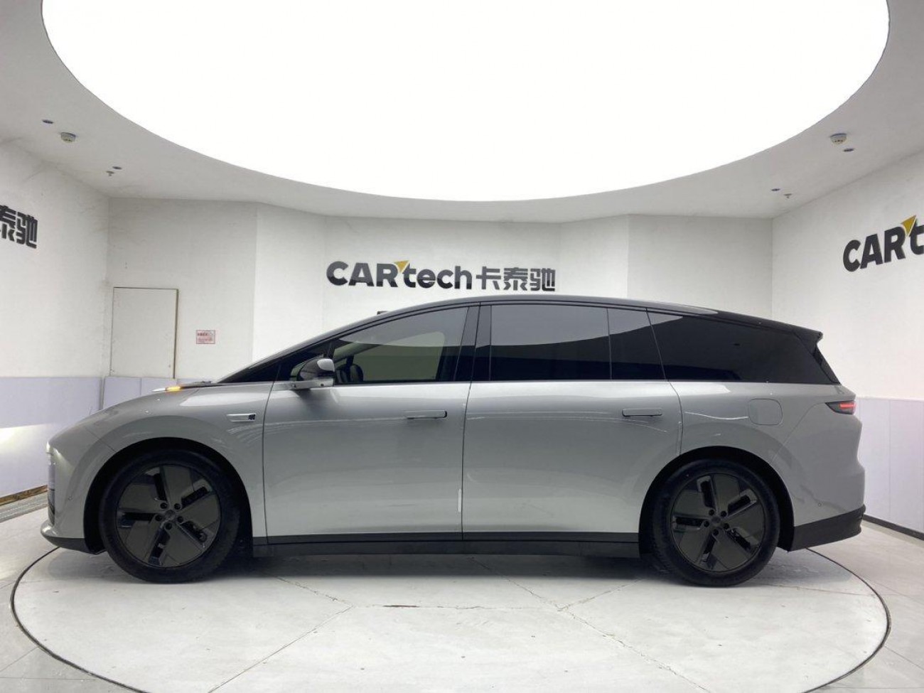 Li Auto i8 2026