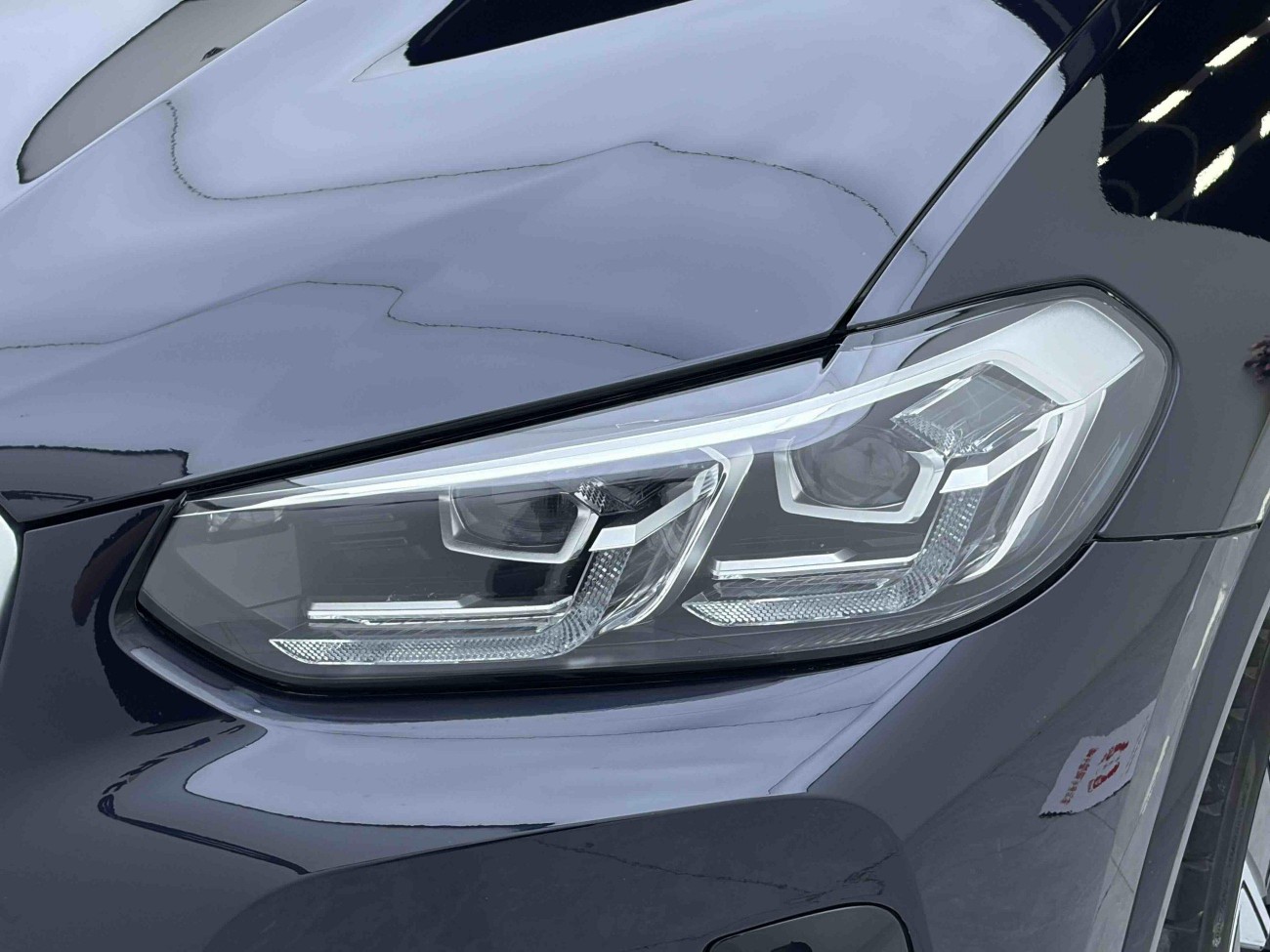 BMW iX3 2025