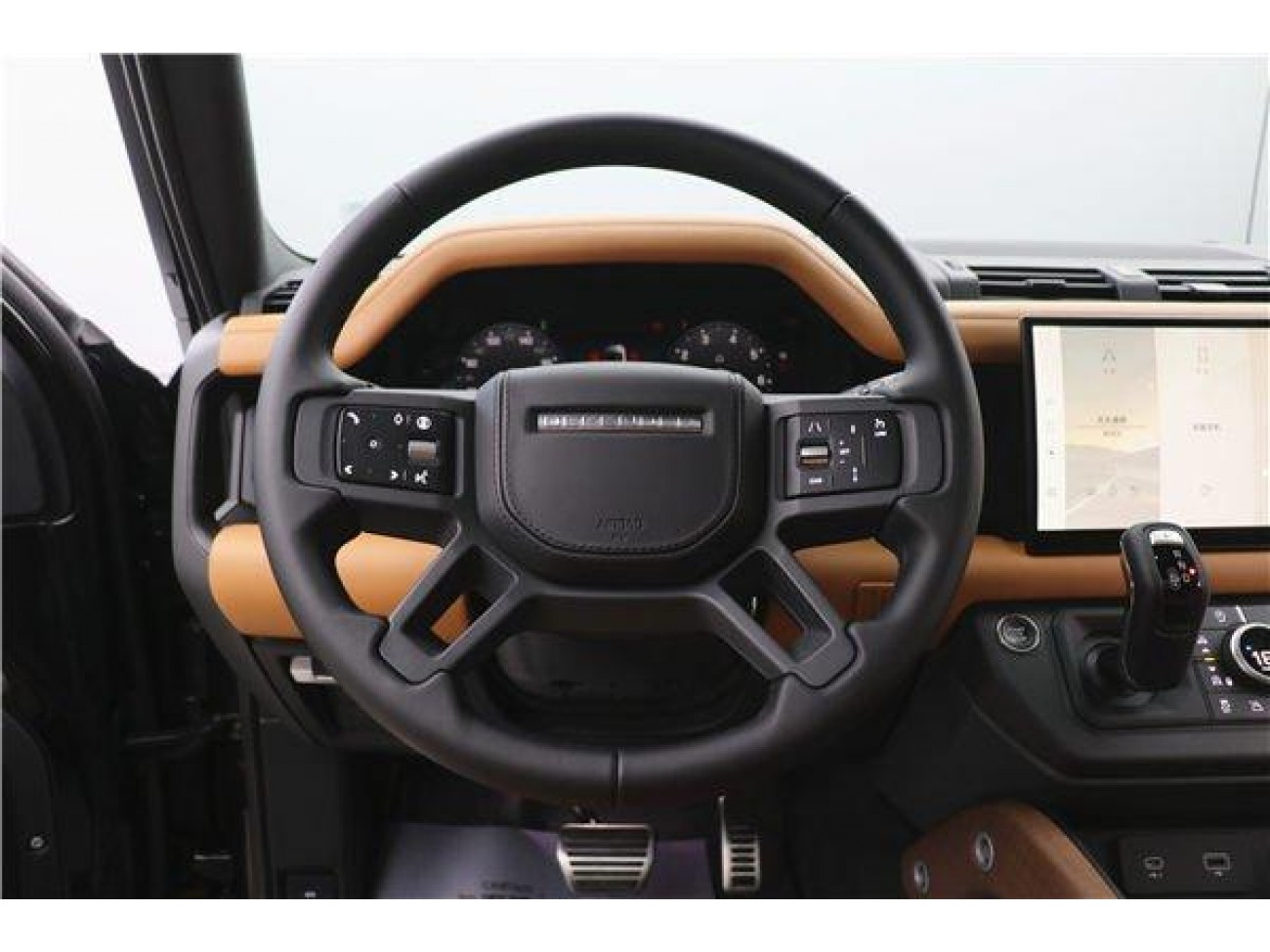 Land Rover Defender 2024