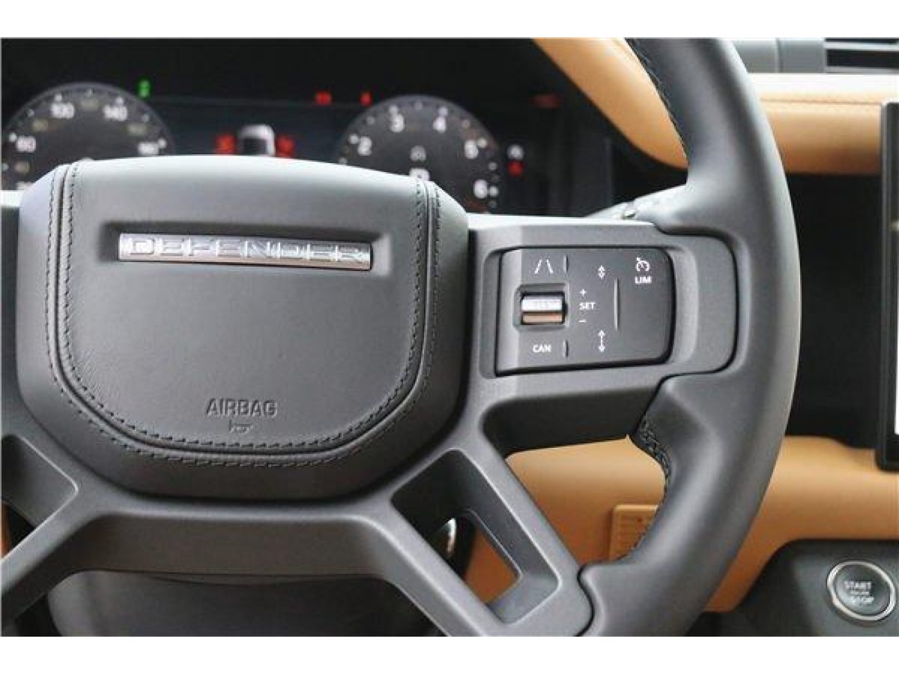 Land Rover Defender 2024