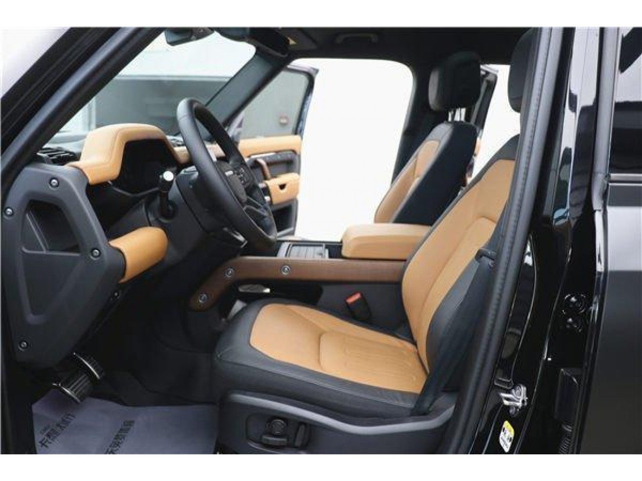 Land Rover Defender 2024