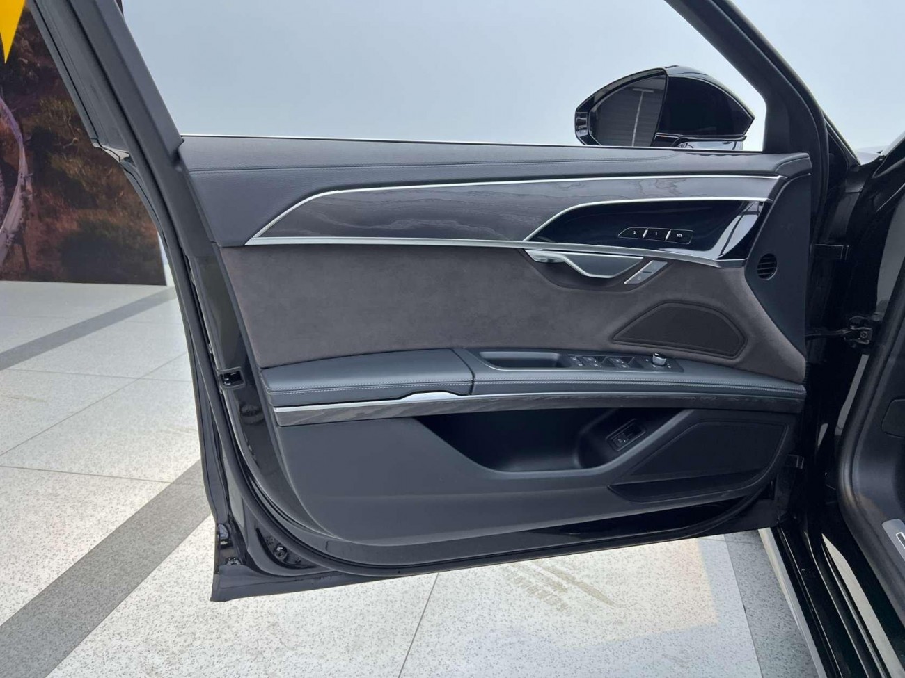 Audi A8L 50 TFSI 2023