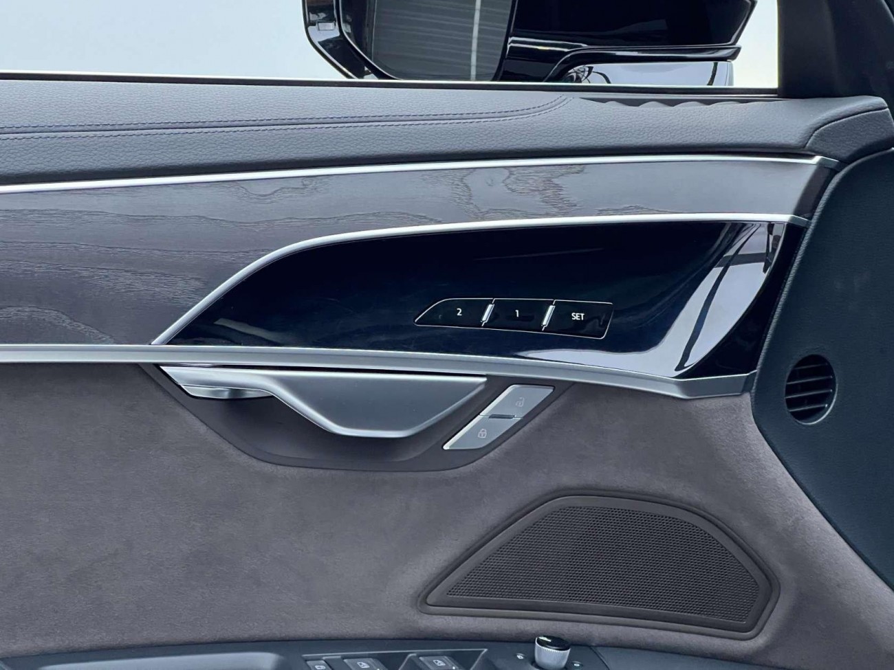Audi A8L 50 TFSI 2023