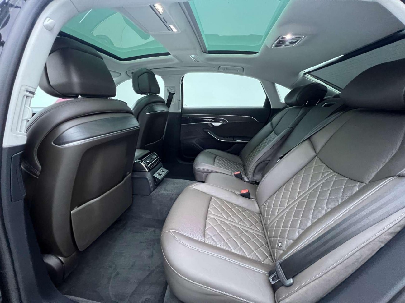Audi A8L 50 TFSI 2023