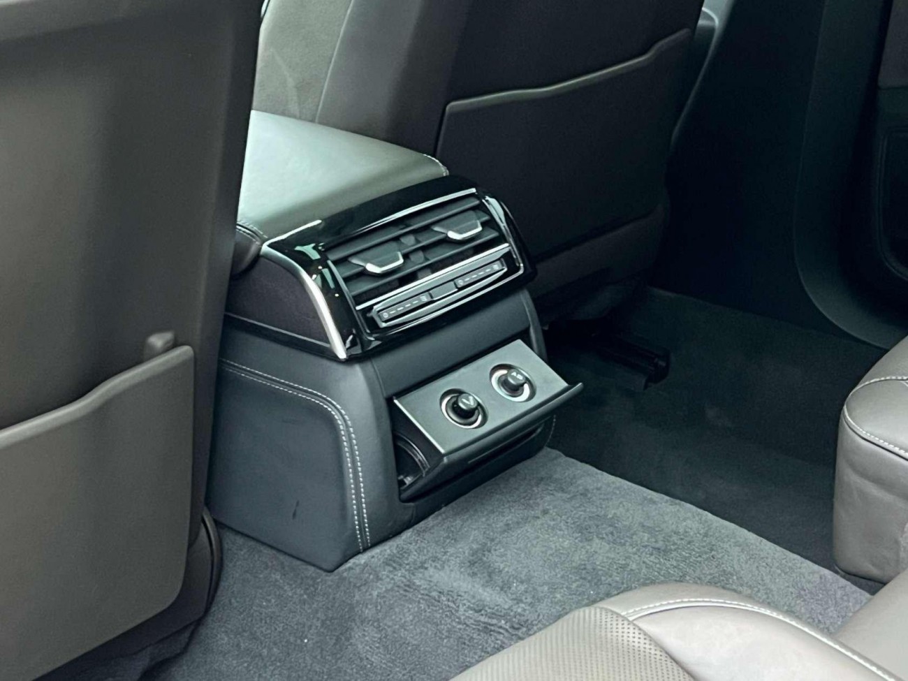 Audi A8L 50 TFSI 2023