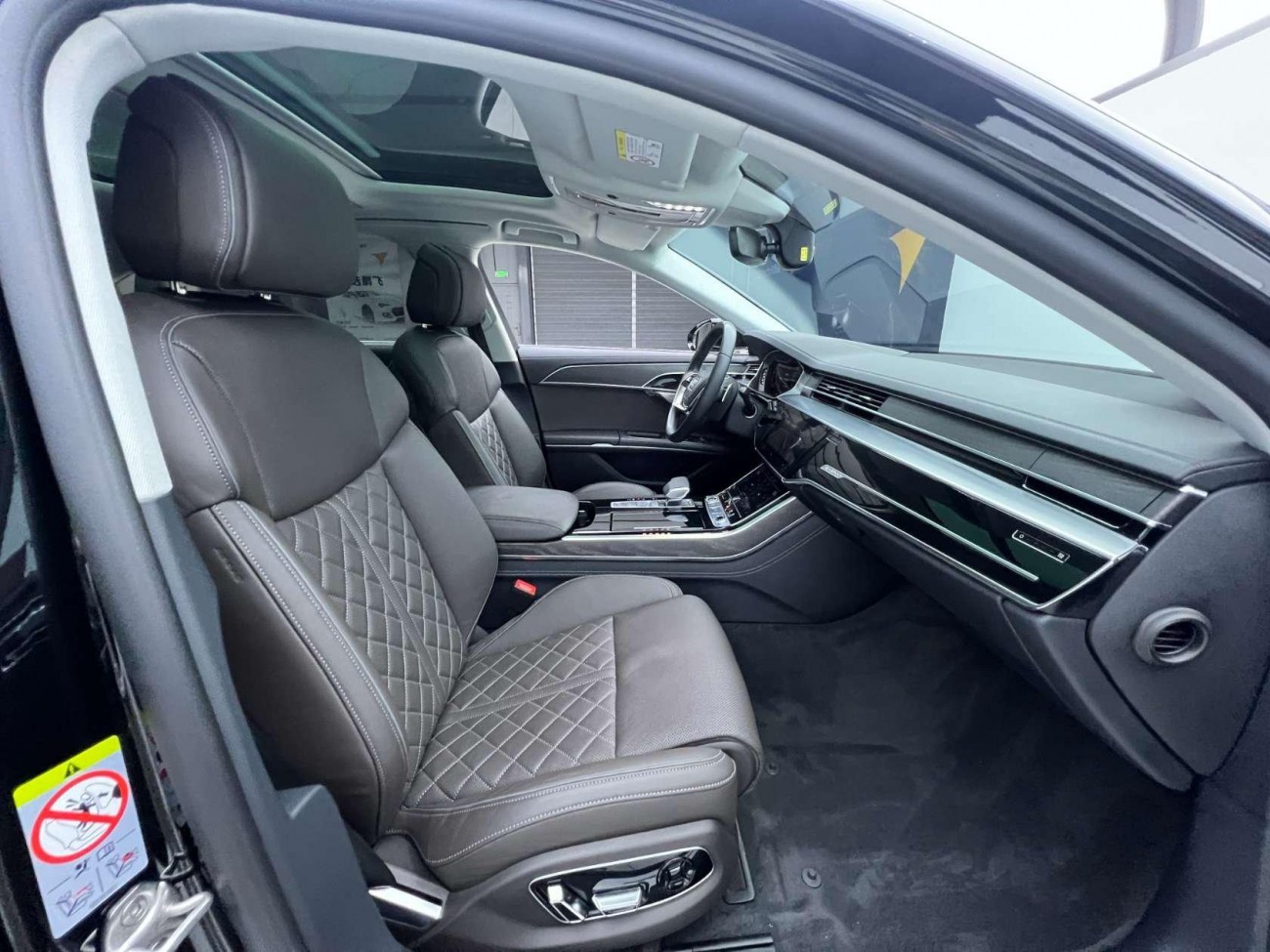 Audi A8L 50 TFSI 2023