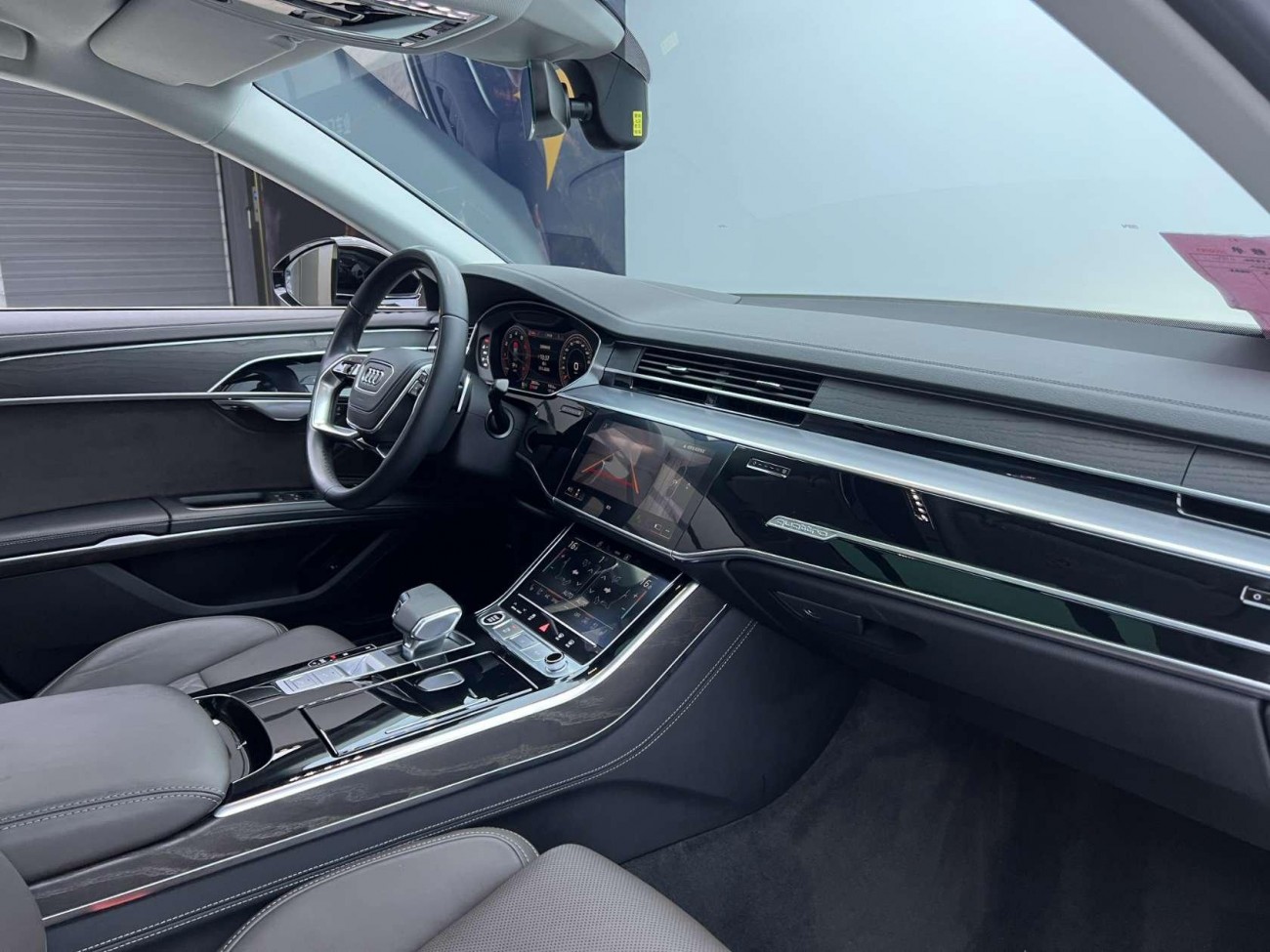 Audi A8L 50 TFSI 2023