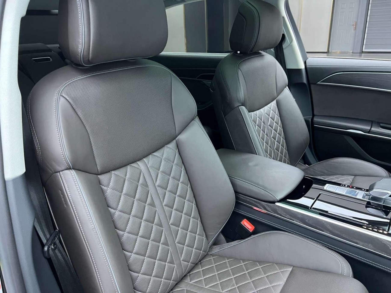 Audi A8L 50 TFSI 2023