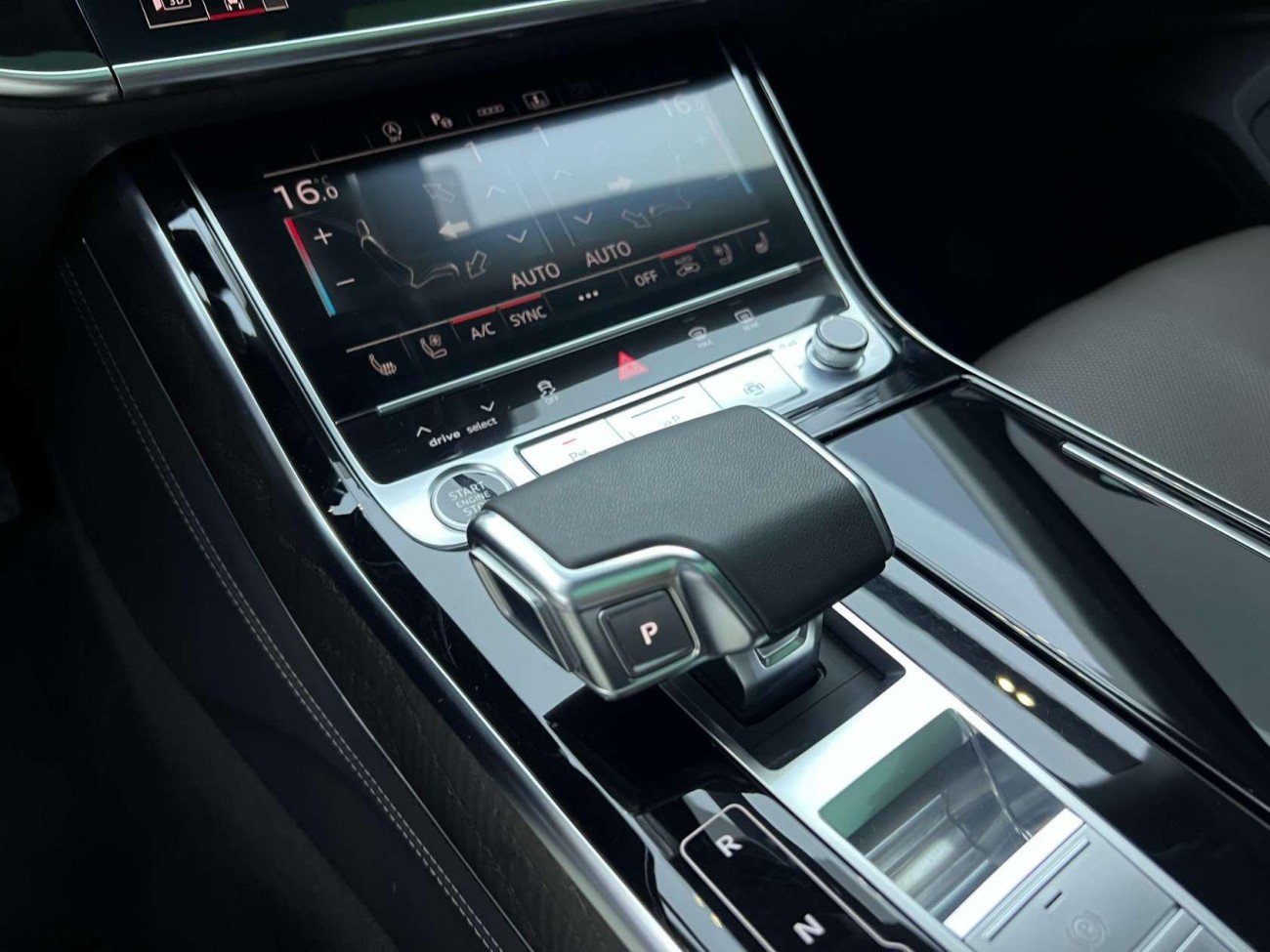 Audi A8L 50 TFSI 2023