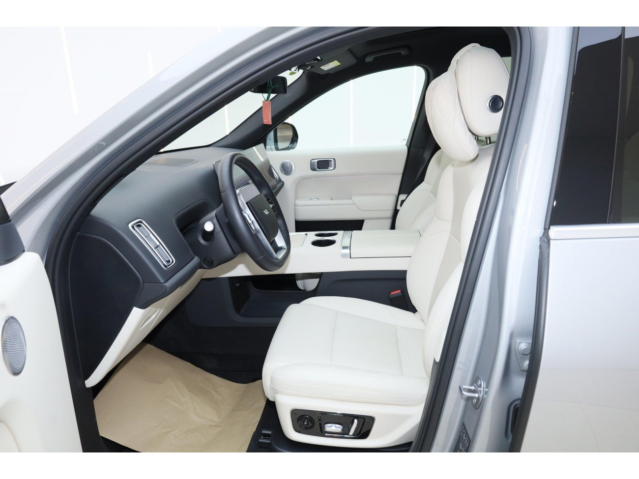 Li Auto L8 2025