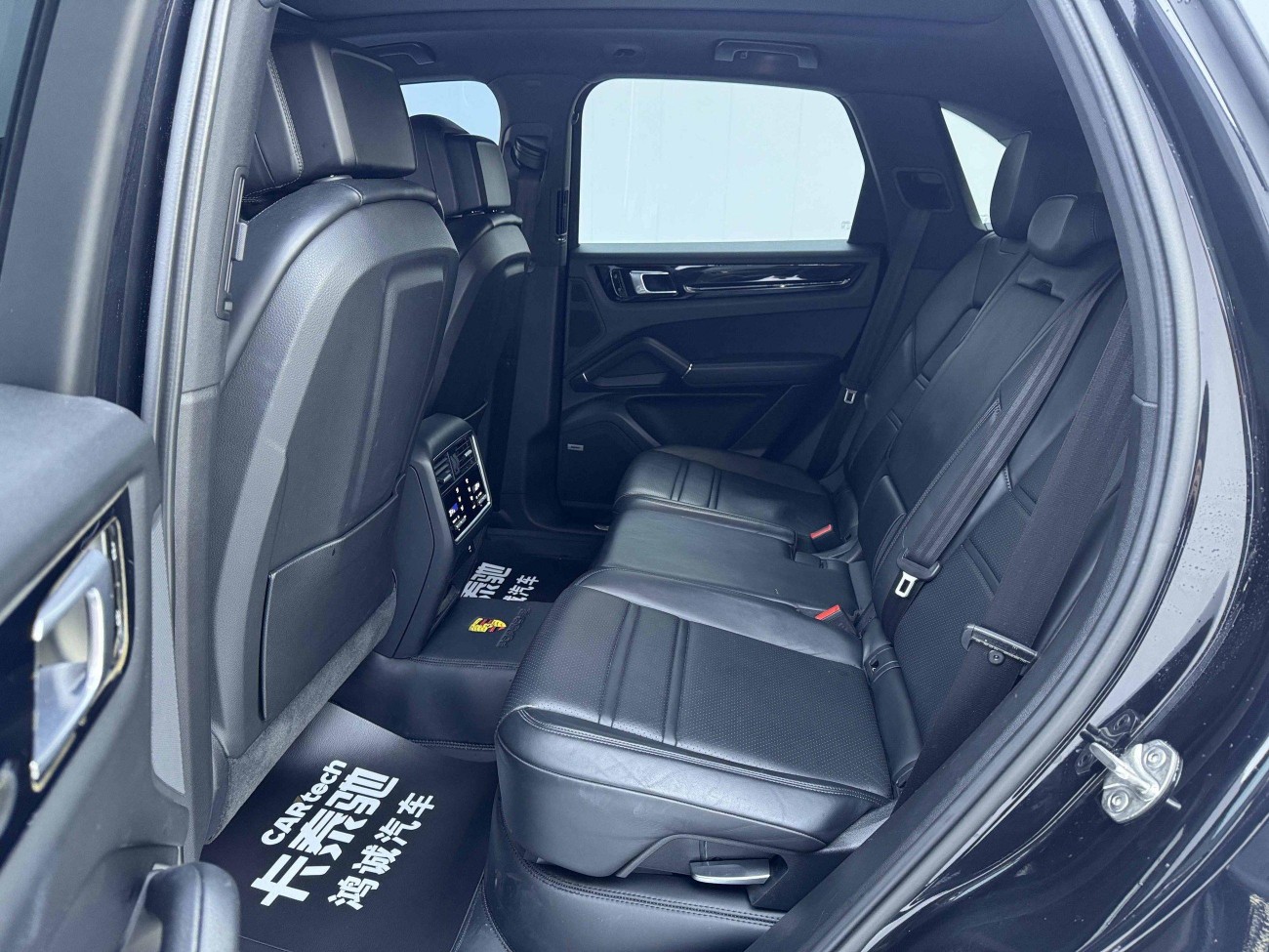 Porsche Cayenne 2021
