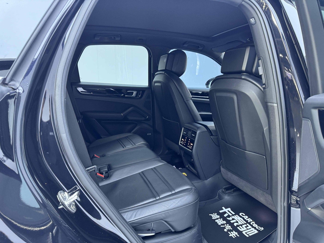 Porsche Cayenne 2021