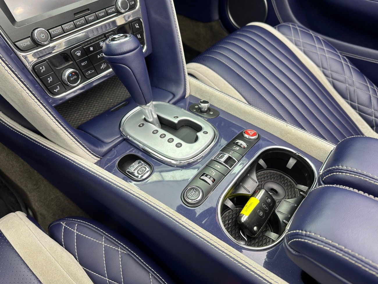 Bentley 2012 2012