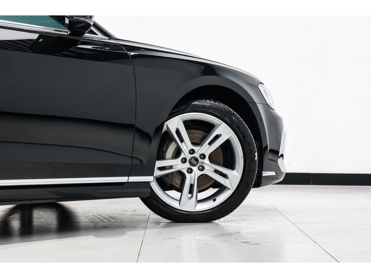 Audi A8L 50 TFSI 2023