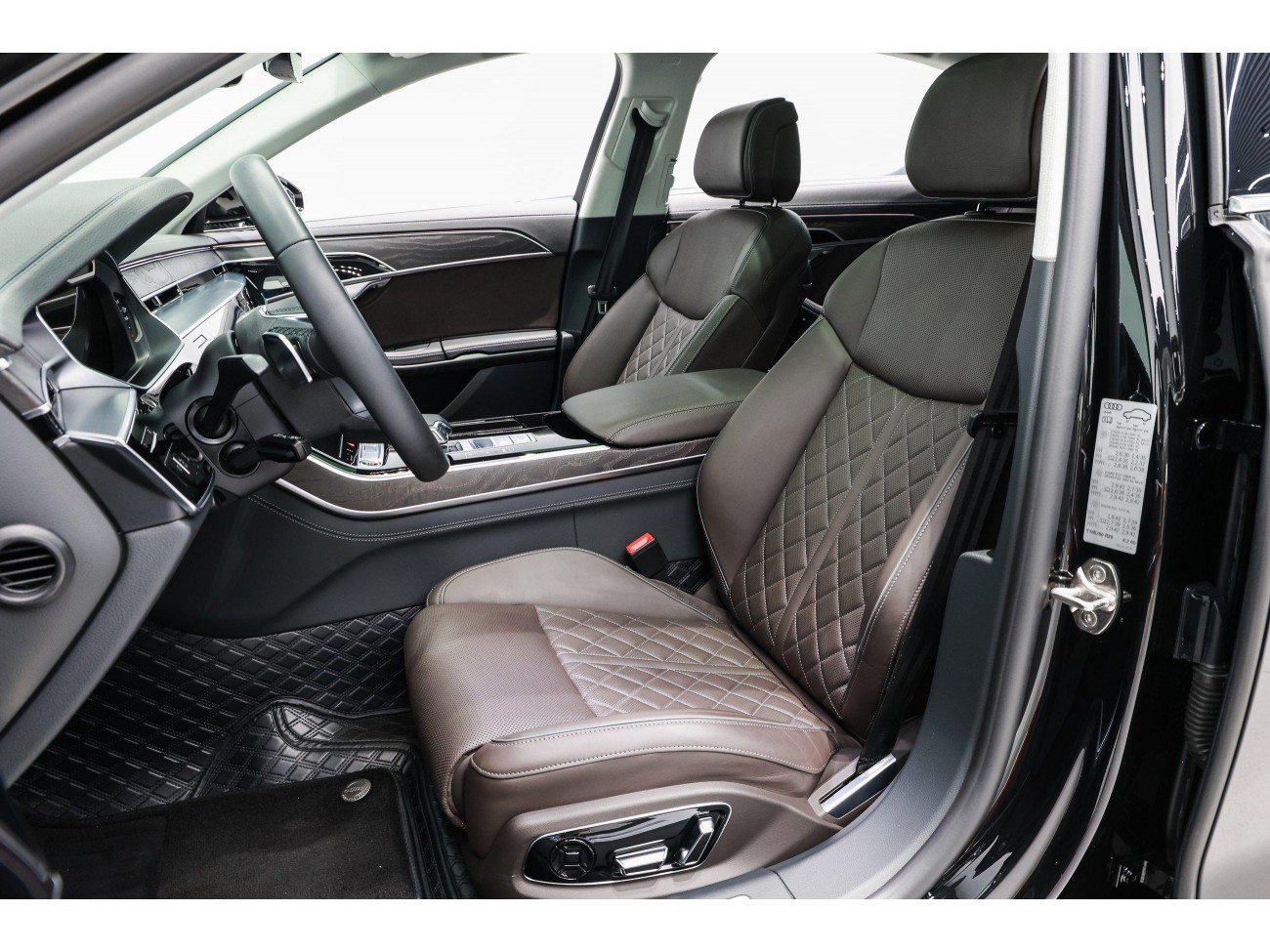 Audi A8L 50 TFSI 2023