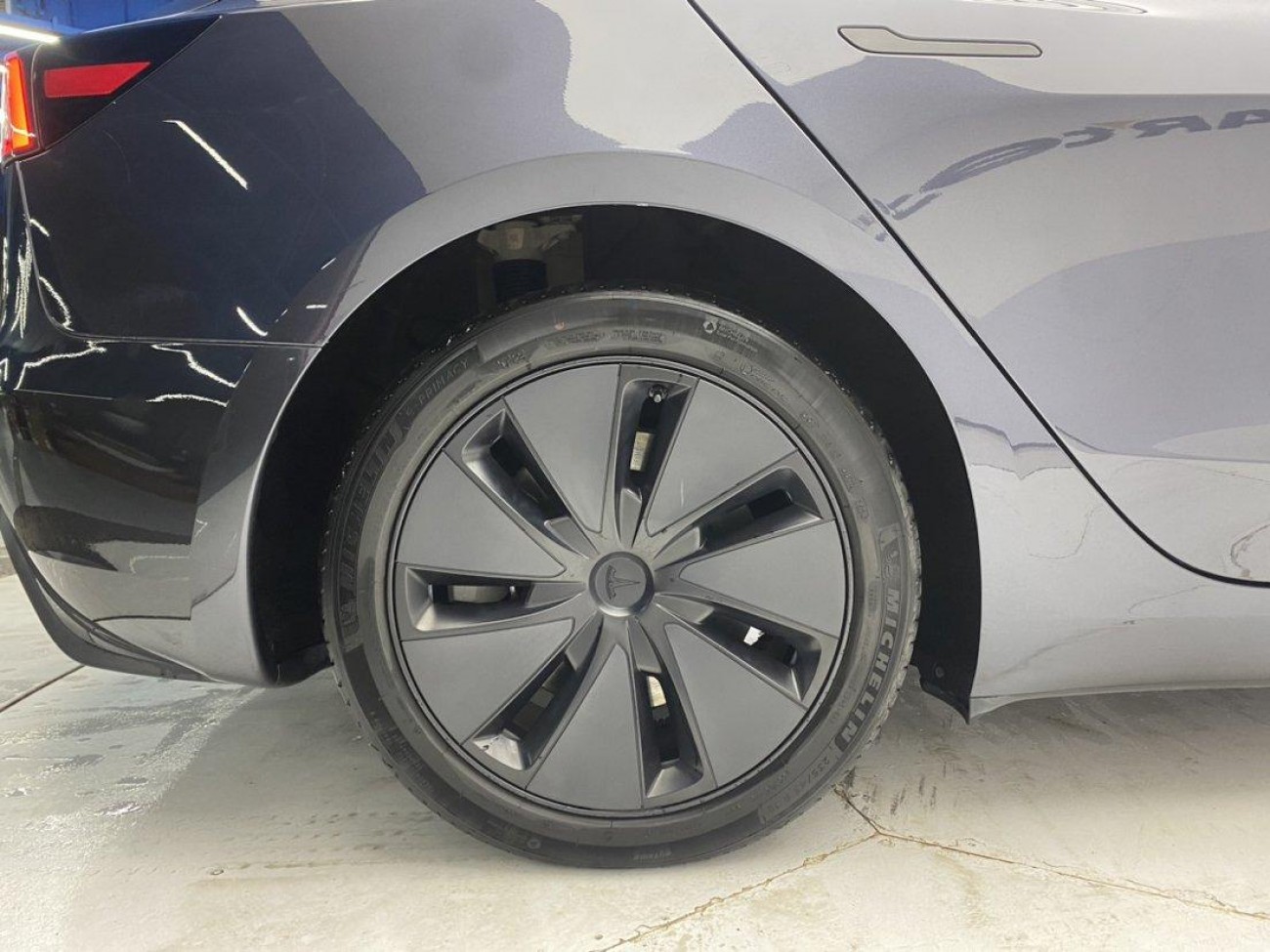 Tesla Model 3 2024