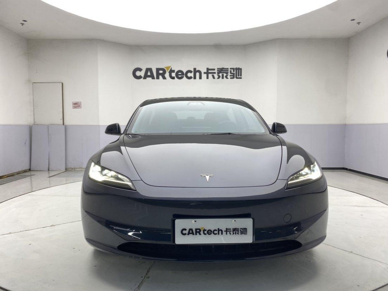 Tesla Model 3 2024