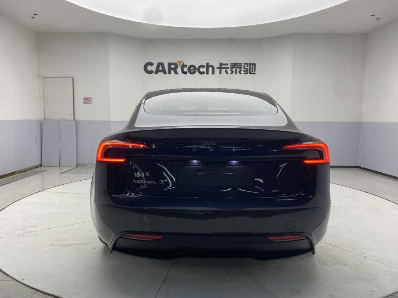 Tesla Model 3 2024