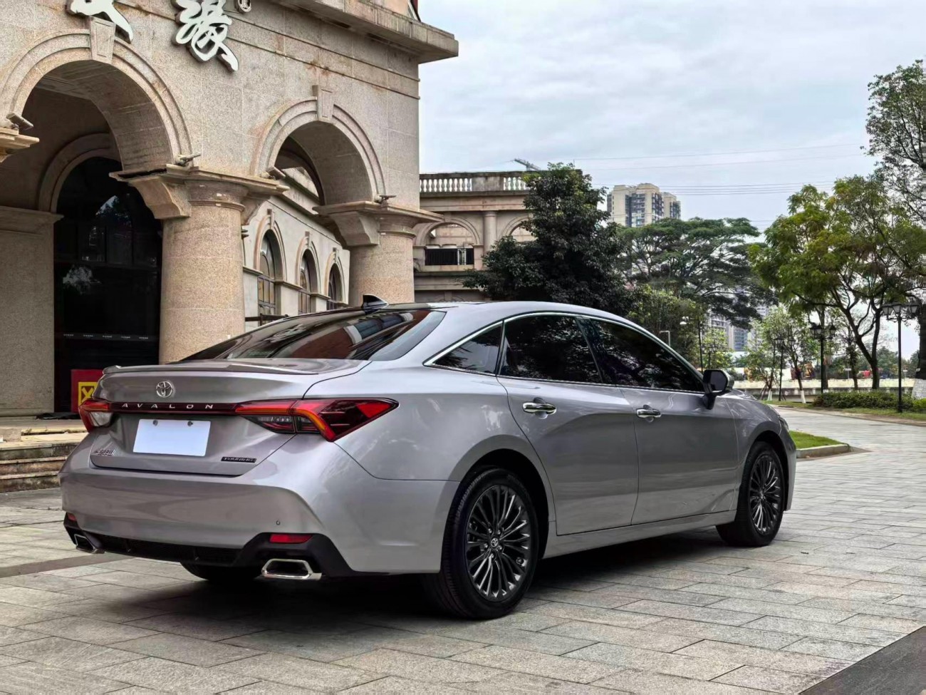 Toyota Avalon 2023