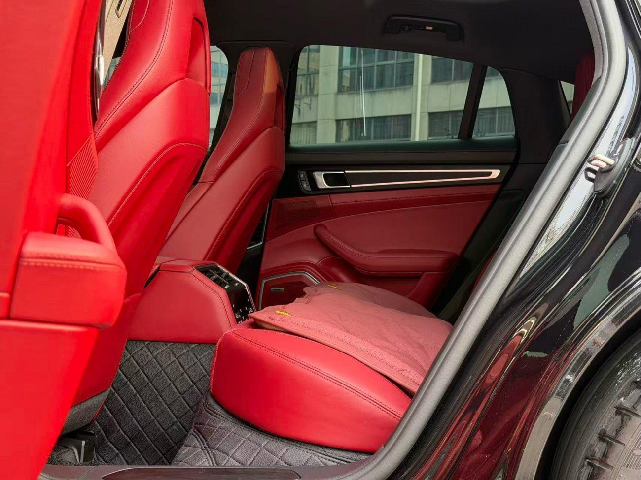 Porsche Panamera 2024