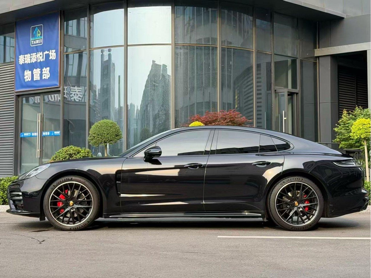 Porsche Panamera 2024