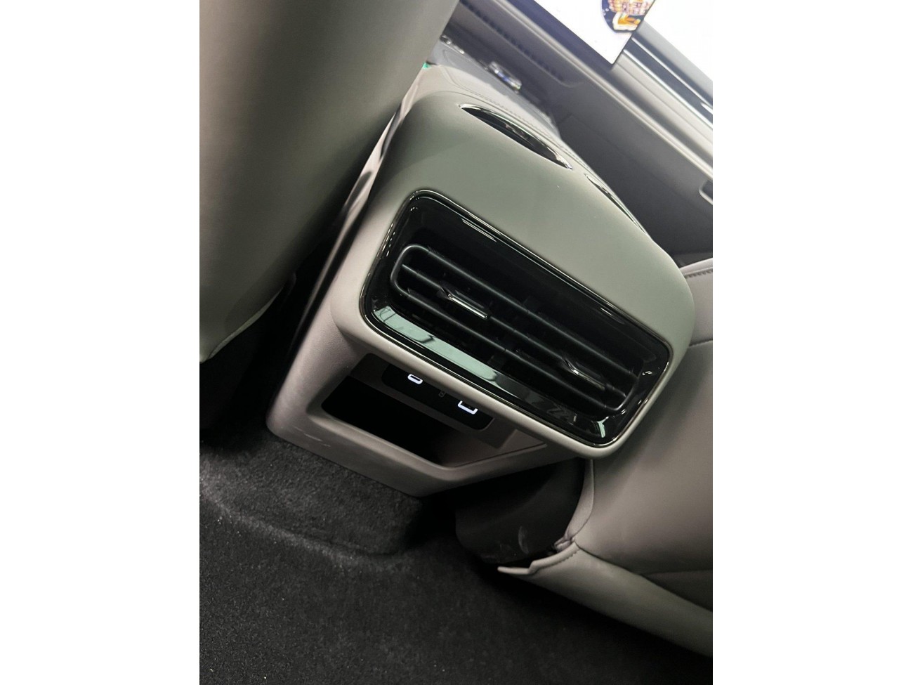 Geely Galaxy 8 2025