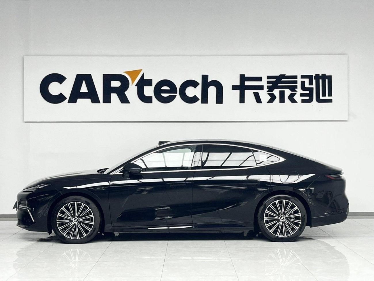 Geely Galaxy 8 2025