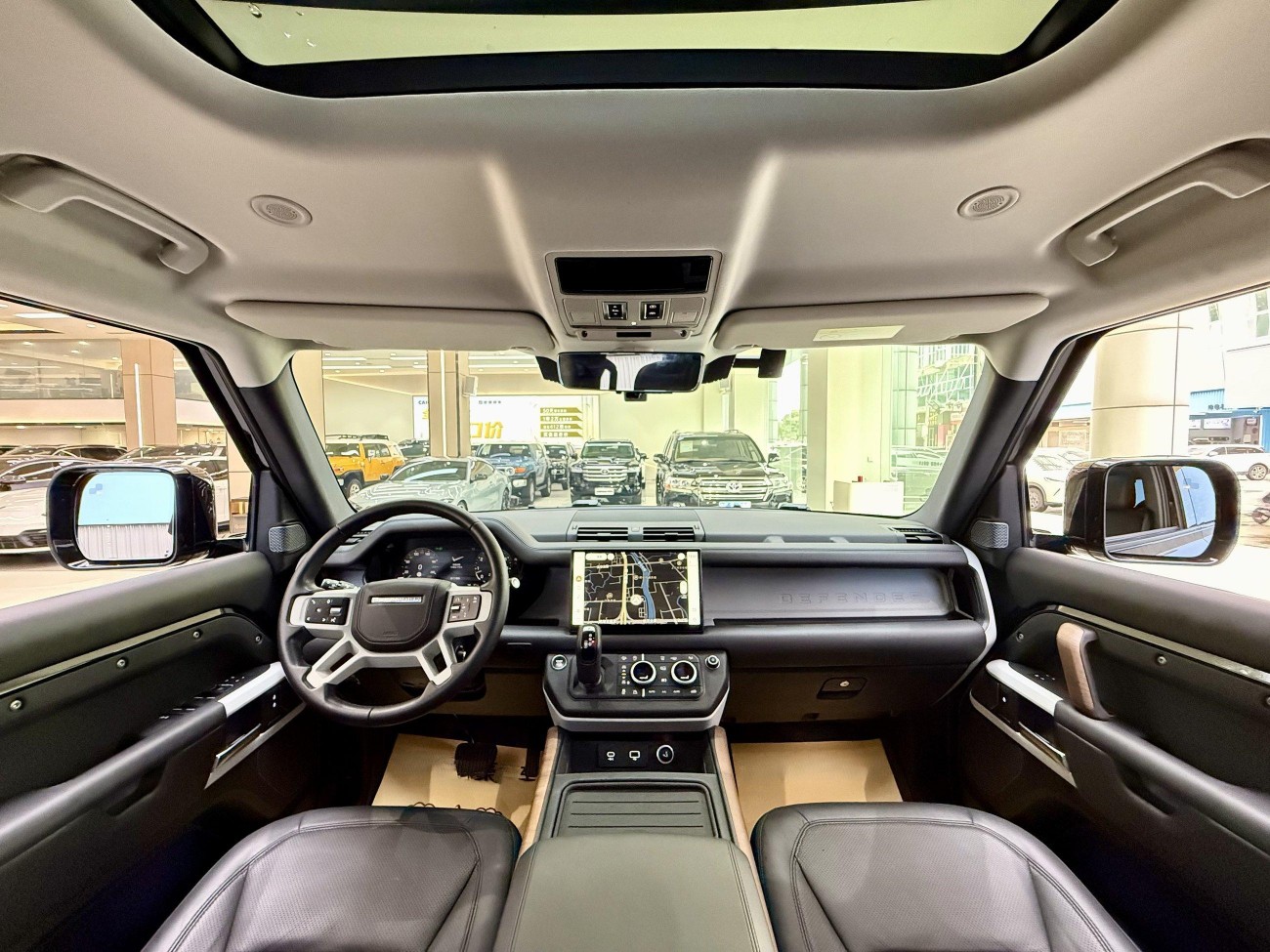 Land Rover Defender 2023