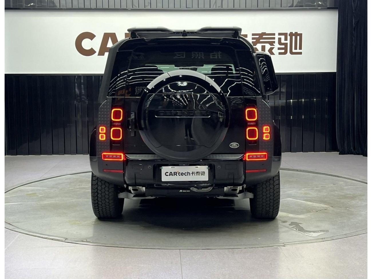 Land Rover Defender 2024