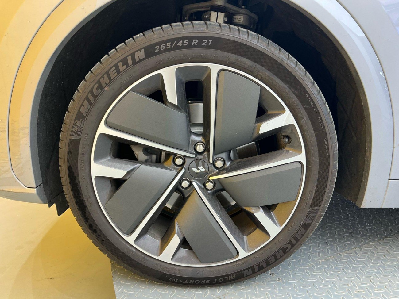 Li Auto L7 2025