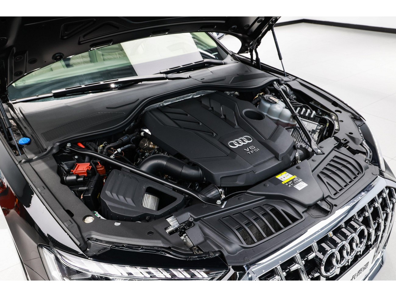Audi A8L 2025
