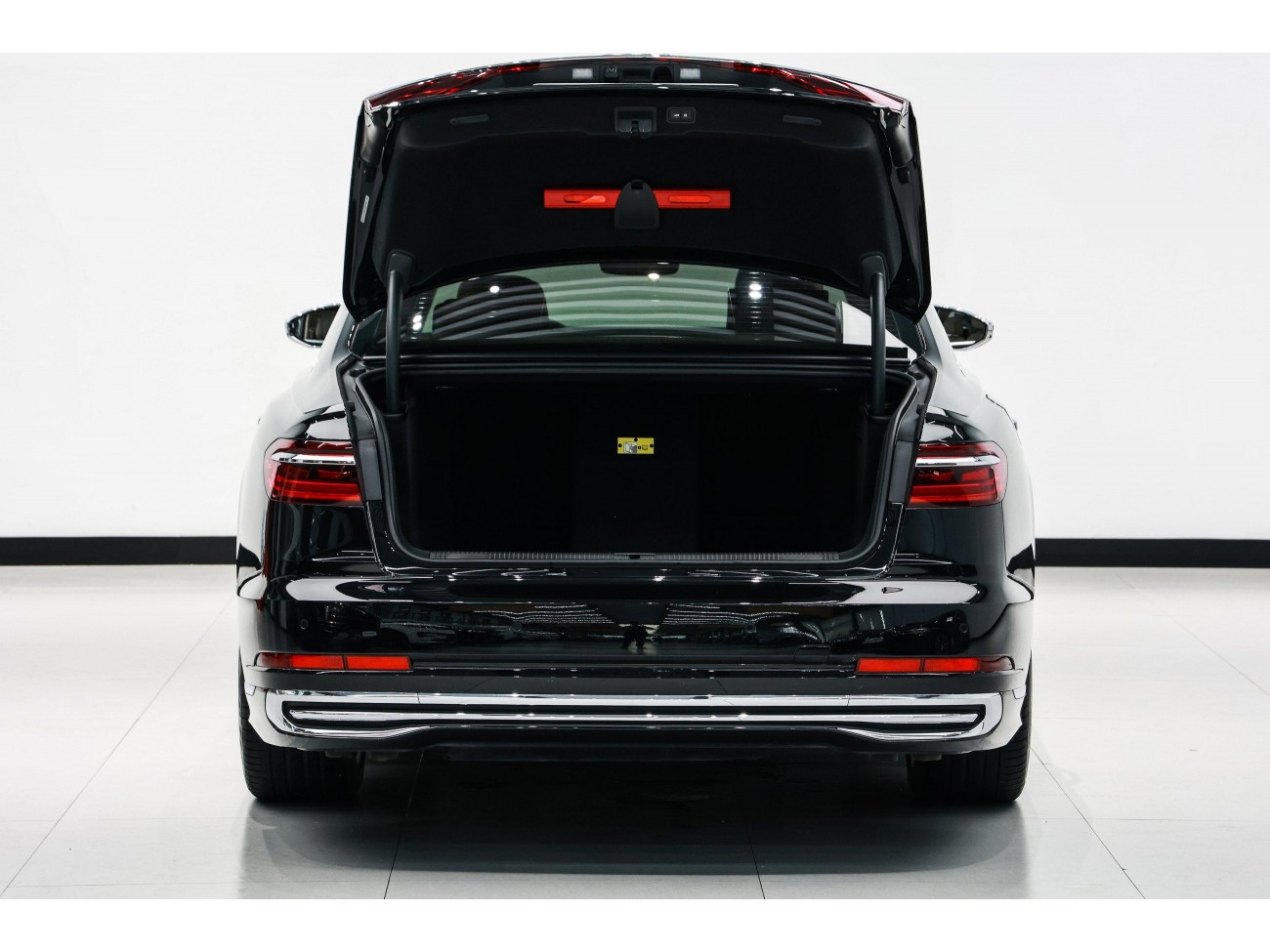 Audi A8L 2025
