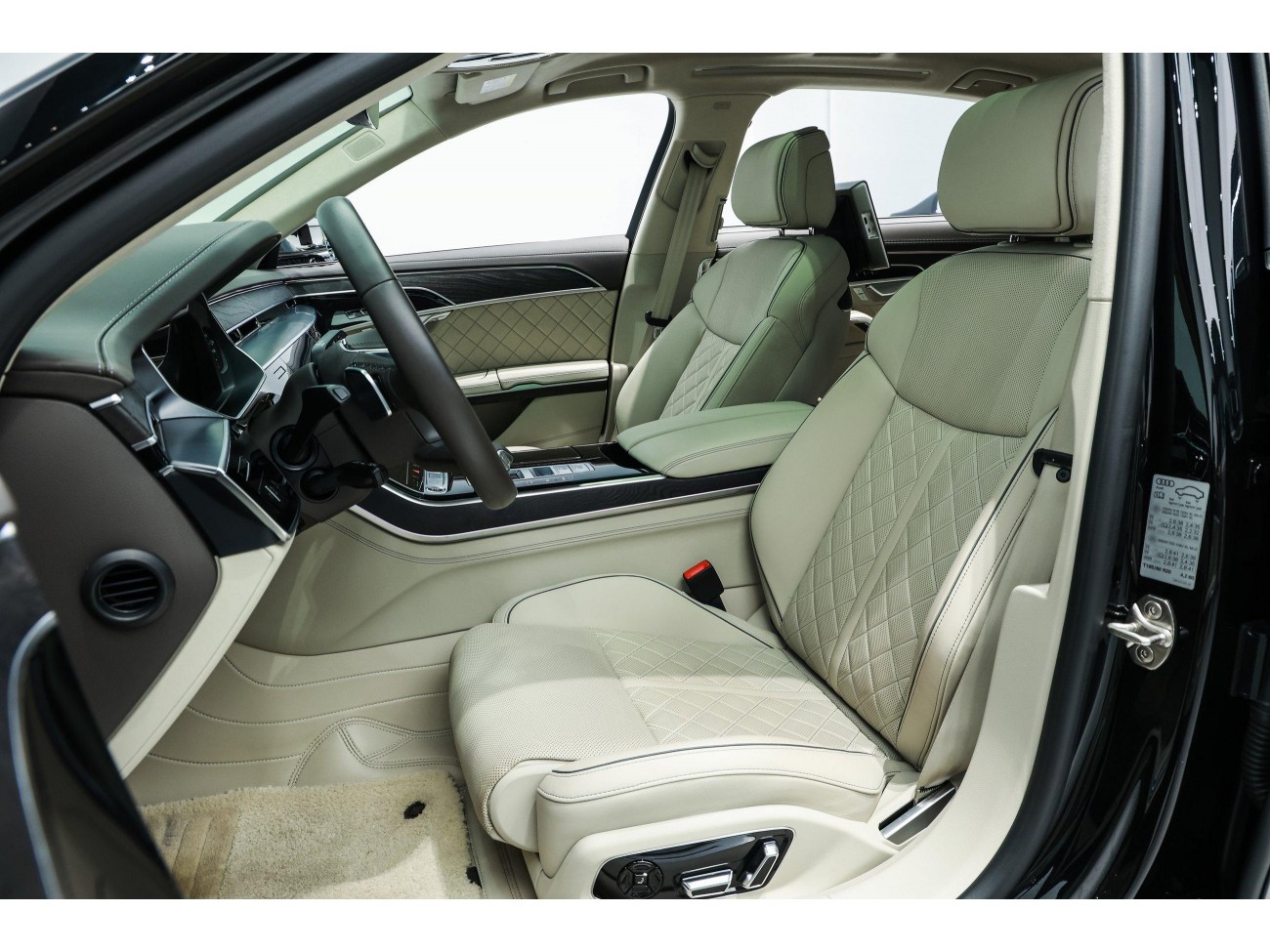 Audi A8L 2025
