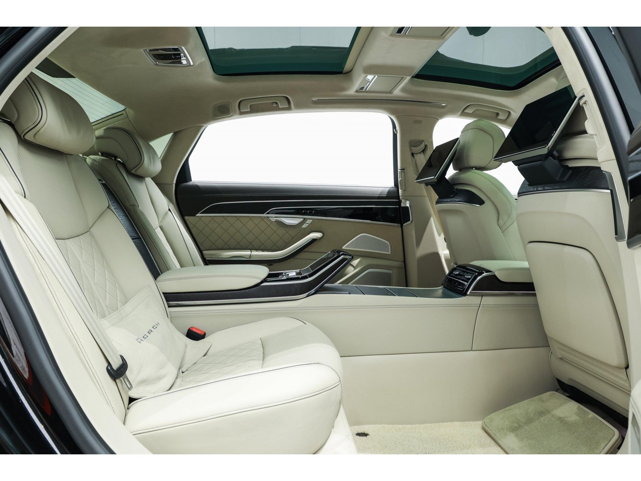 Audi A8L 2025