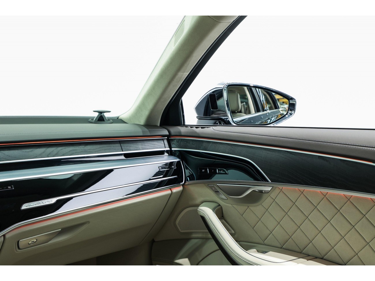 Audi A8L 2025