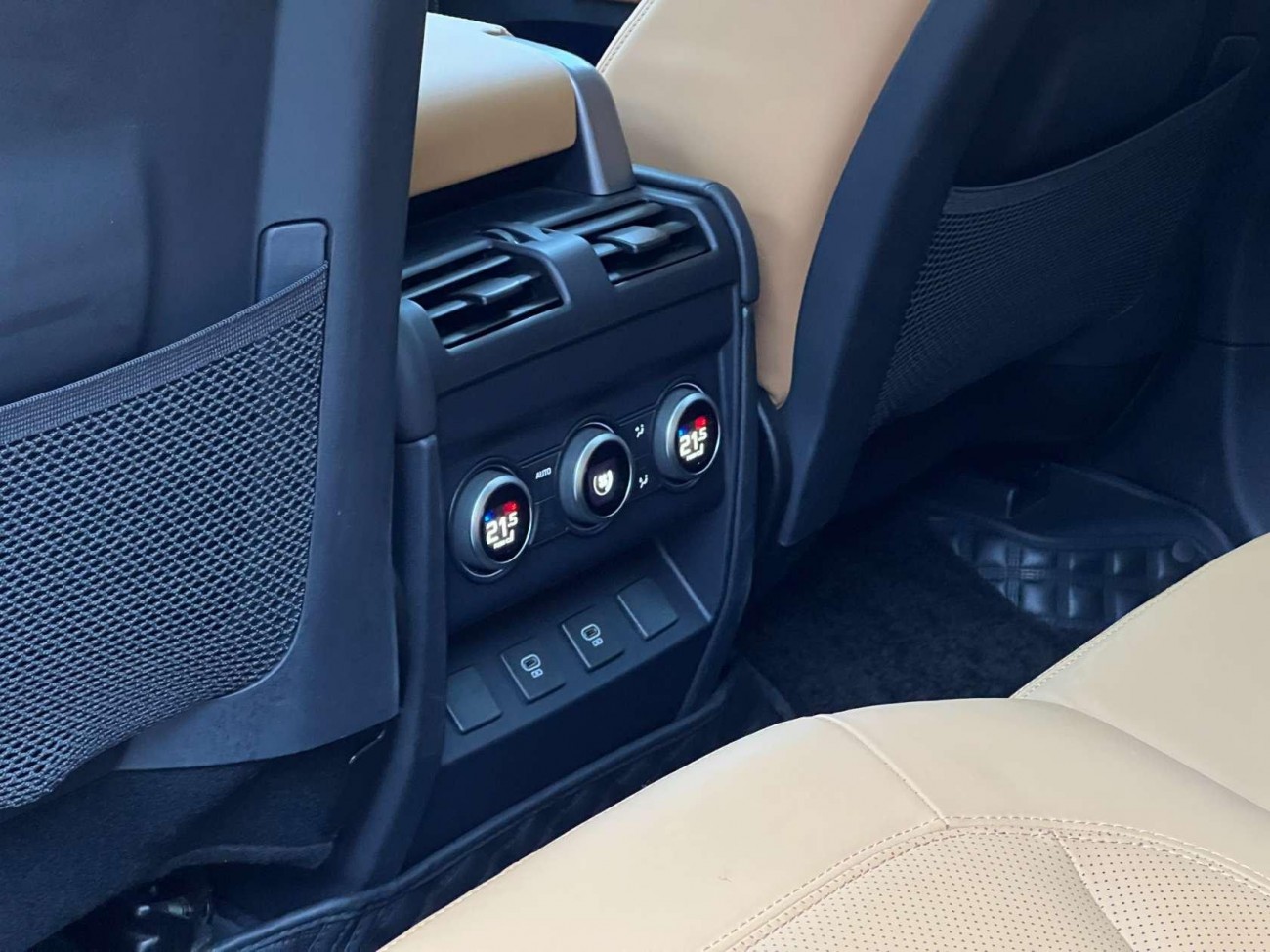 Land Rover Defender 2023